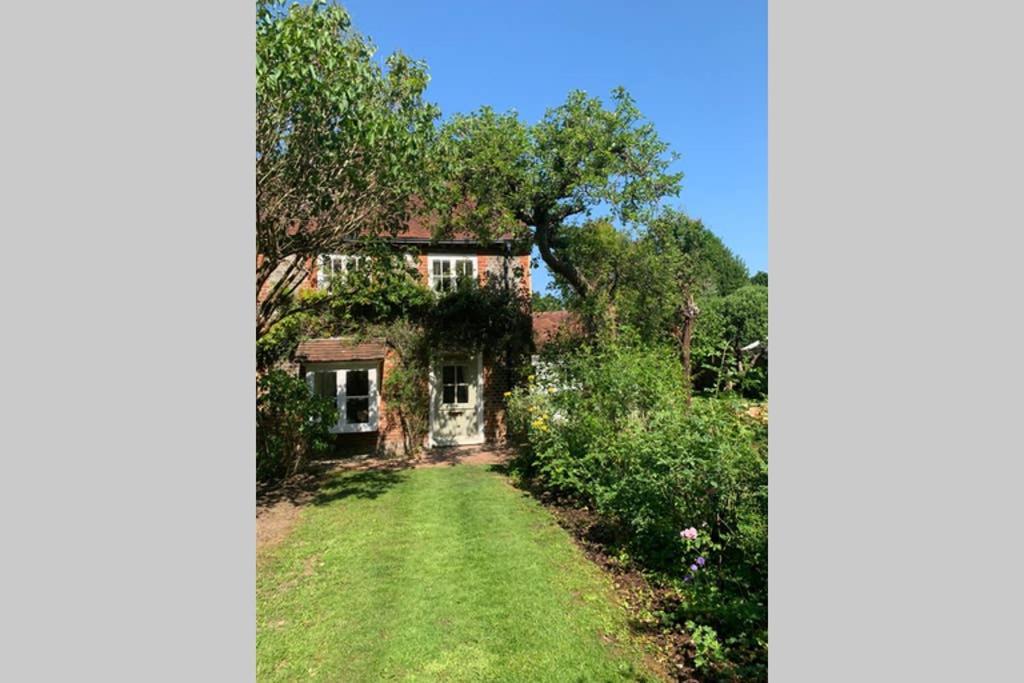 Rose Cottage Rowland's Castle Exterior foto